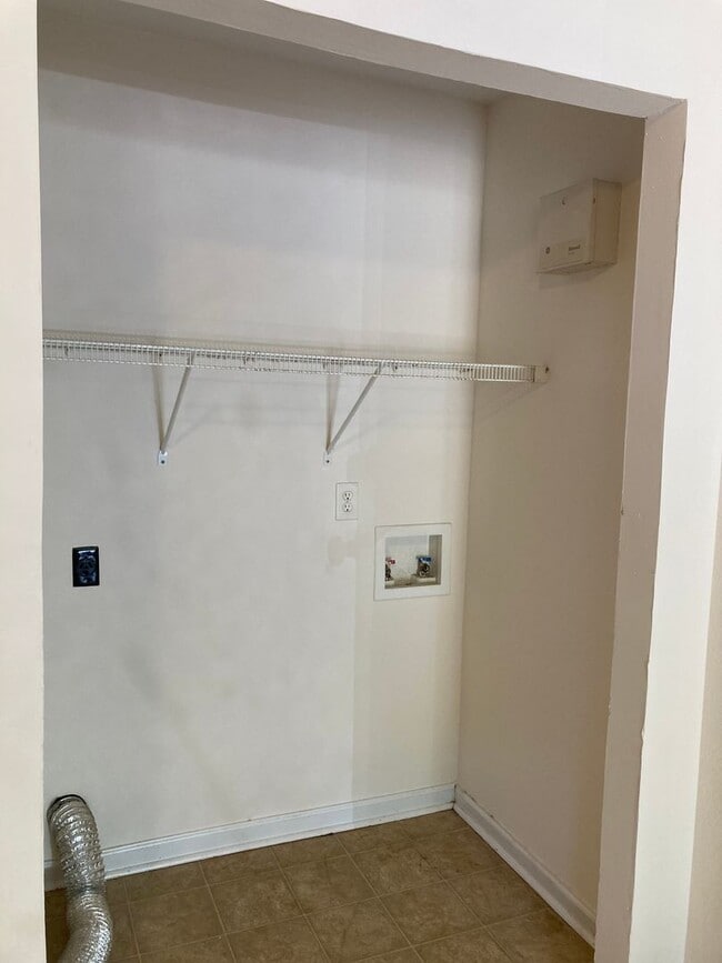 Photo - 1729 Louise Dr SE Unit A