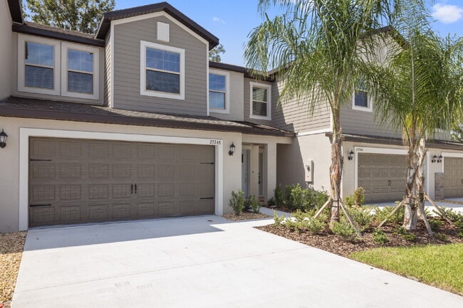 Building Photo - "Spacious 4-Bedroom Lutz Home gated commun...