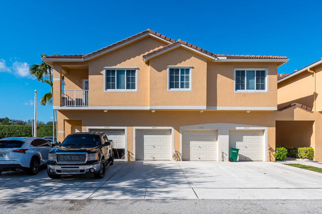 Photo - 2913 Crestwood Ter Townhome