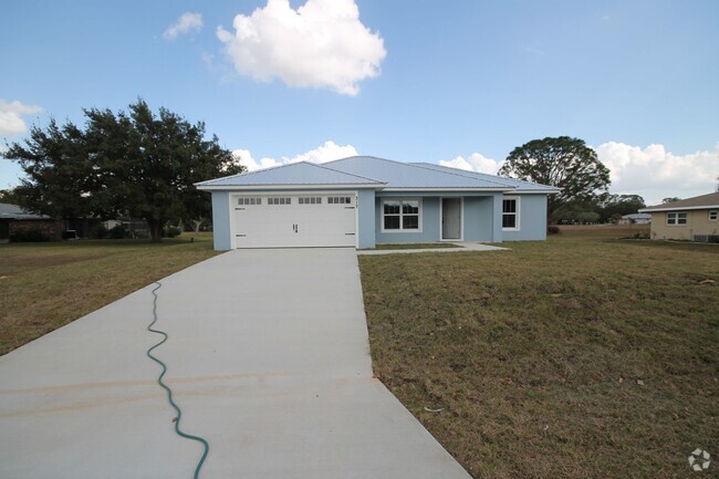 Building Photo - Amazing 3 BD/2BA Home in Sebring!!