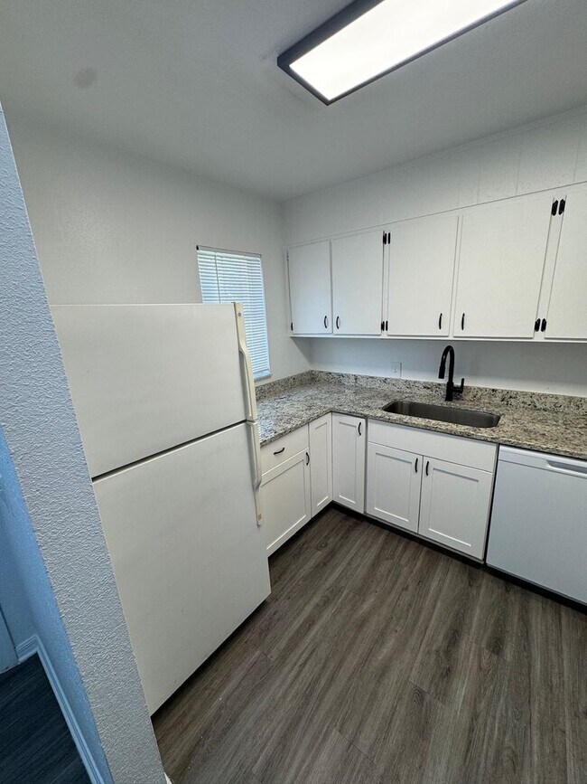 Photo - 1723 NE 2nd St