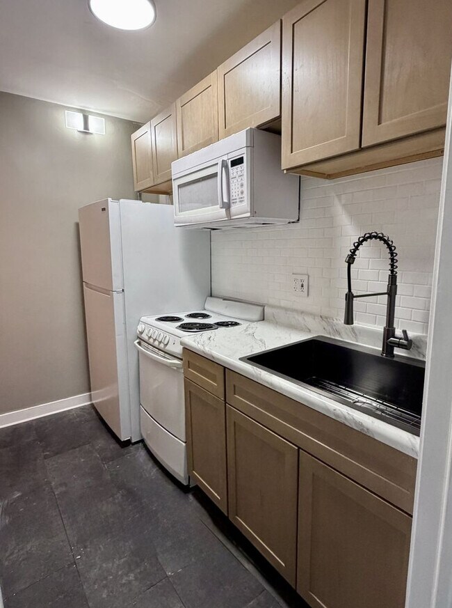 Photo - 231 W McMillan St