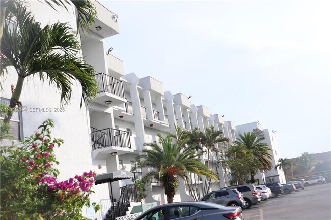 Photo - 3000 Sunrise Lakes Dr W Unit 303