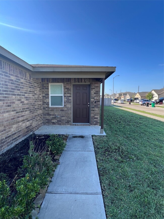 Photo - 25727 Pannier Pl