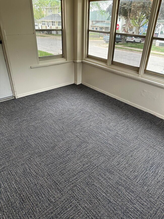 Photo - 702 N 6th St