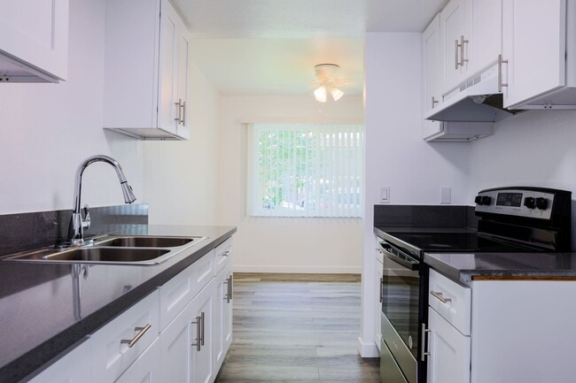 Building Photo - 2709 S Baker St Unit C