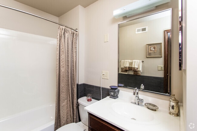 1BR, 1BA - 550 SF