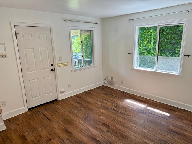 Photo - Super Charmer - Small house, big heart!