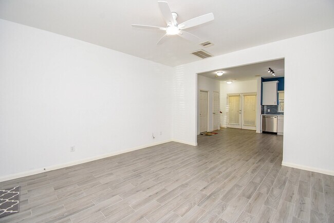 Photo - 2202 Naomi St Unidad 3