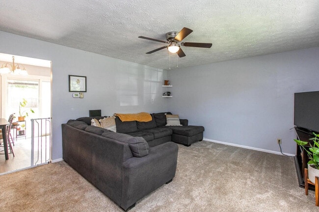 Photo - 4067 Winnepeg Way