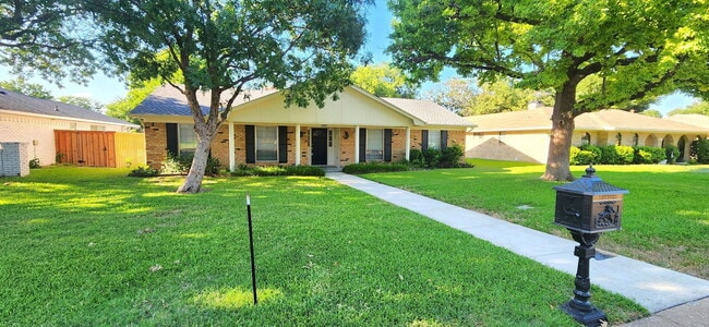 Photo - 1607 Centenary Dr Casa