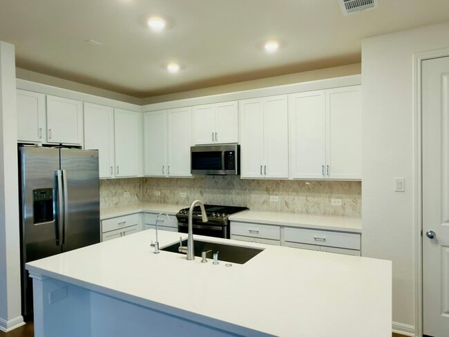 Photo - 113 Anejo Blf Ct