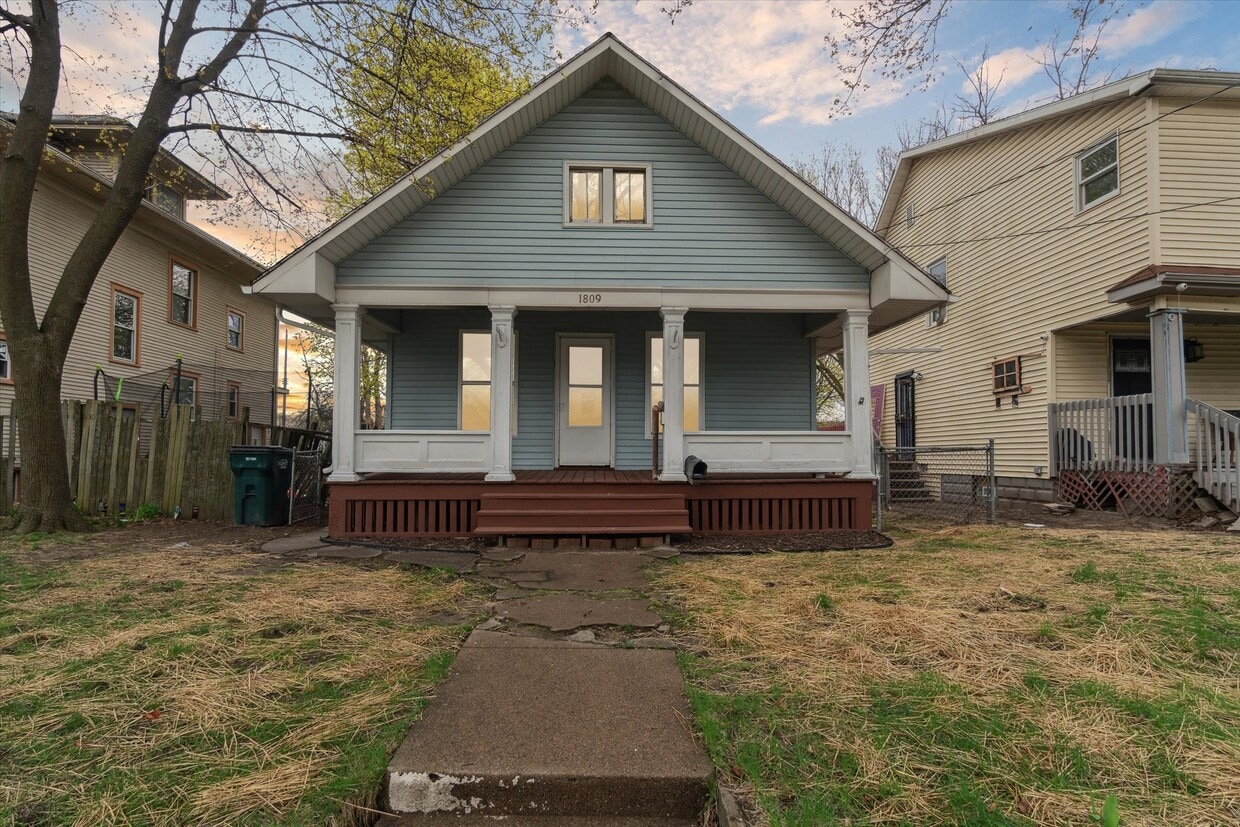 Photo - 1809 Maplewood Ave (Lansing, MI)