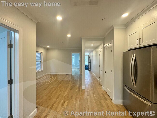 Building Photo - 35 Gore St Unit #1 Rental