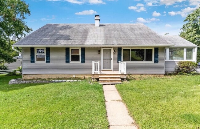 Photo - Charming 5 Bedroom/3 Bathroom Home with Large Finished Basement in Catonsville, MD!