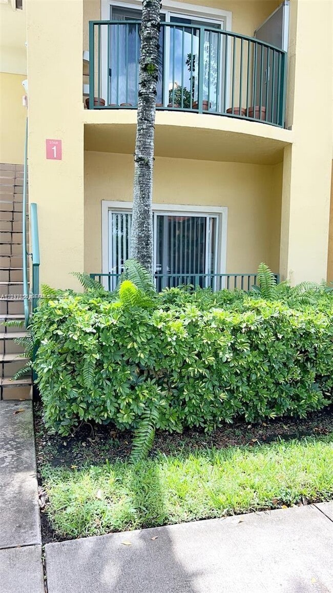 Building Photo - 7350 NW 114th Ave Unit 103