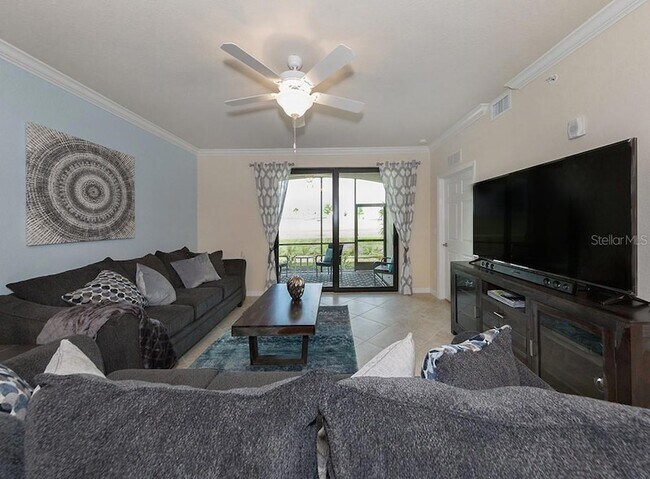 5528 Palmer Cir Unit 105