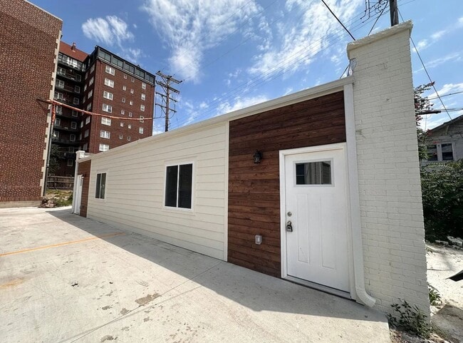 Building Photo - 3223 E Douglas Ave Unit Apt A