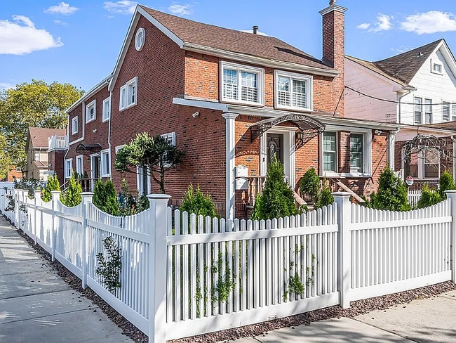 Photo - 116-01-116221 221st St