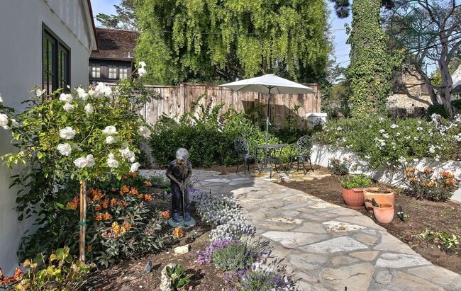 Photo - "Mi Casa by the Sea" Three Bedroom Unparalleled Golden Rectangle Rental Opportunity