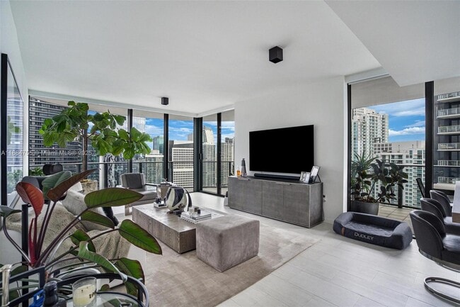 Photo - 1000 Brickell Plaza Unidad 4315