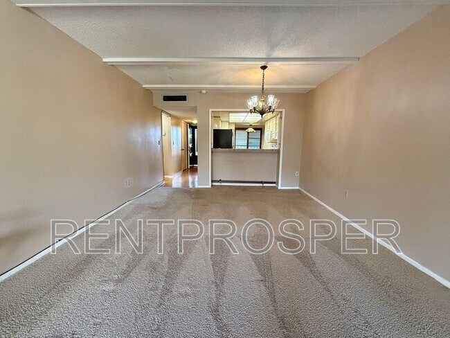 Building Photo - 4135 Player Cir Unit 523