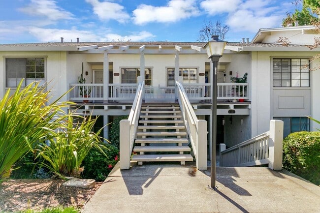 Building Photo - 5350 Cribari Green Rental