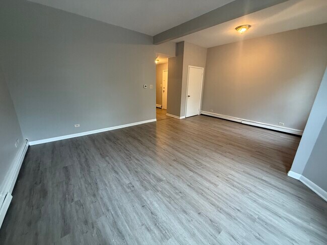 Photo - 5852 S King Dr Unit 1