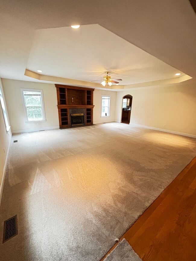 Building Photo - 14116 Spruce Ave Rental