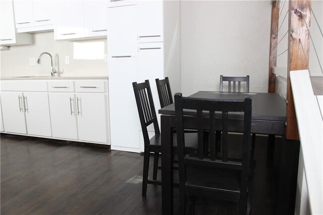 Photo - 1124 Center St NW