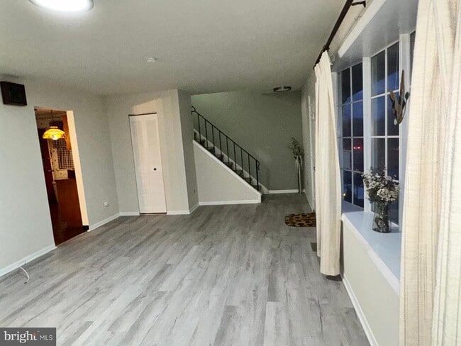 Photo - 4741 River Rd