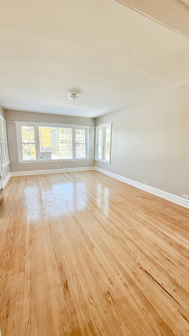 Photo - 4849 W Eddy St Unit 1