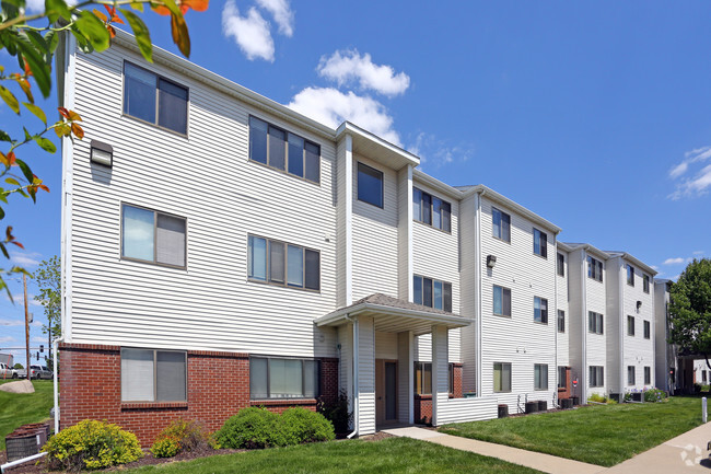 Edgewood - Edgewood Apartments