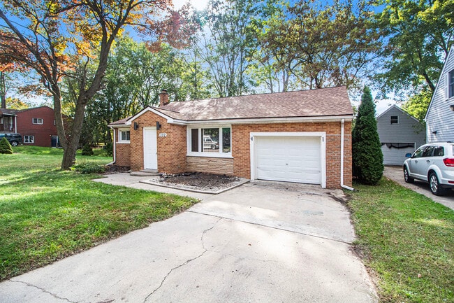 Photo - 392 Firwood St