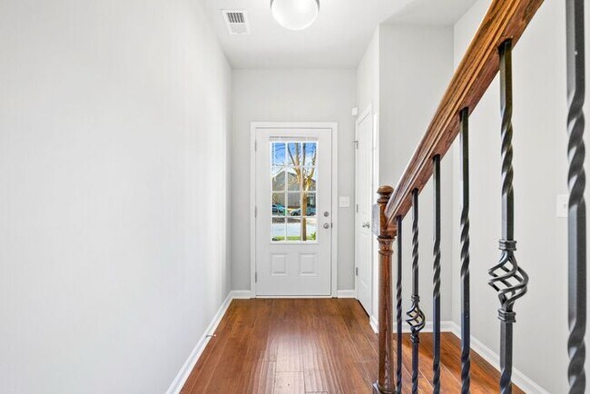 Photo - 5872 Taka Ln