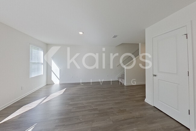 Photo - 169 Kinsale Dr