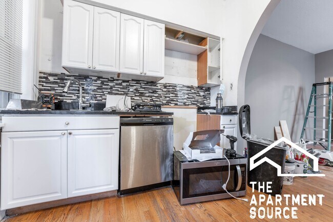 Photo - 907 W Belmont Ave Unit 3F