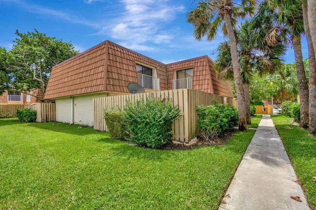 Photo - 806 Blue Ridge Cir