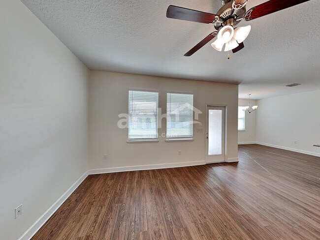 Photo - 4501 Reisswood Loop