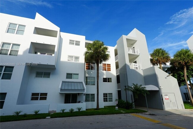 Photo - 2870 NE 14th Street Causeway Unidad 303C