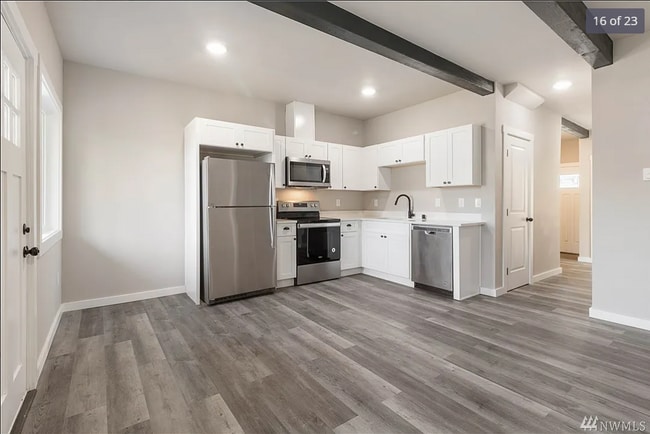 Beautifully Remodeled 2-Bedroom Apartment in Tacoma’s Hilltop Neighborhood