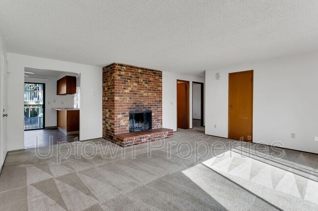 Building Photo - 5660 SW 180th Ave Unit 8