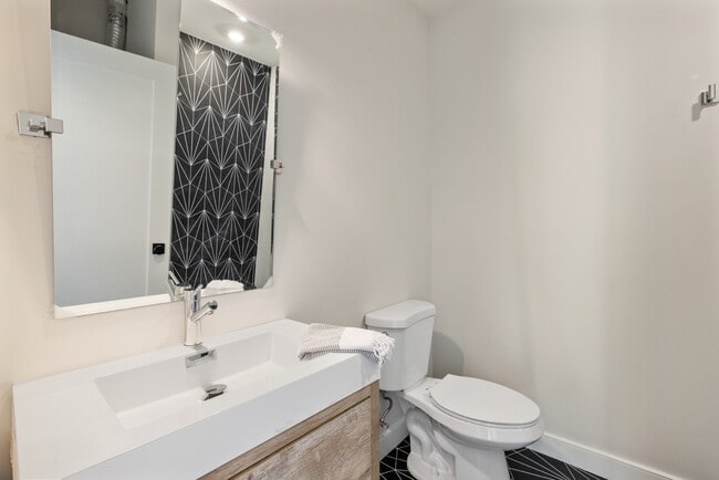 Photo - 275 Webster St Unit 4