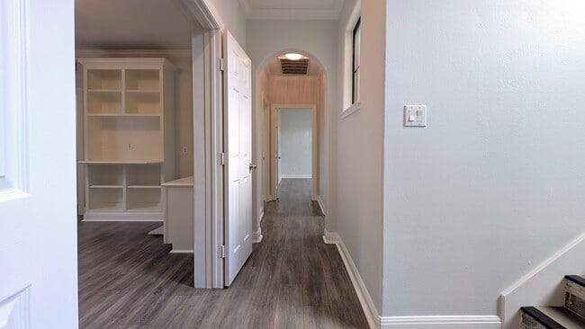 Building Photo - 1307 Riverine Ct