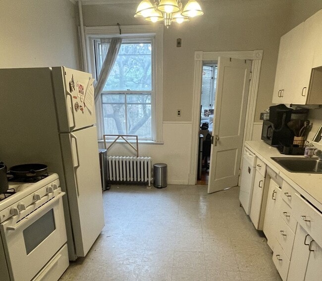 Photo - BU 4-bed Brookline