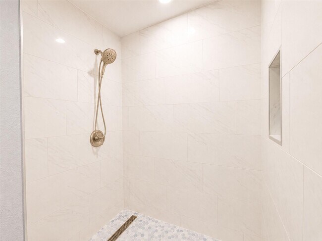 1224 Kennie Dr
