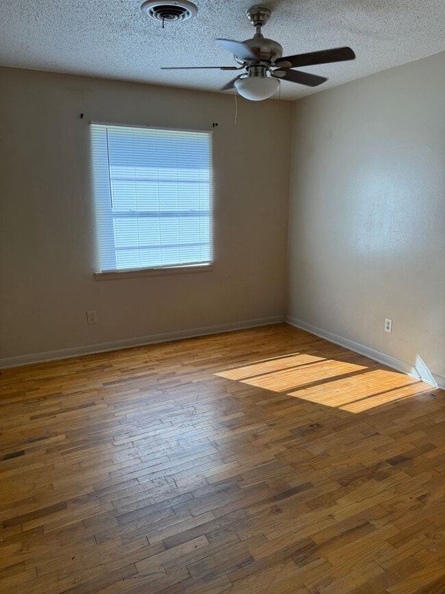 Photo - 103 Frederick St