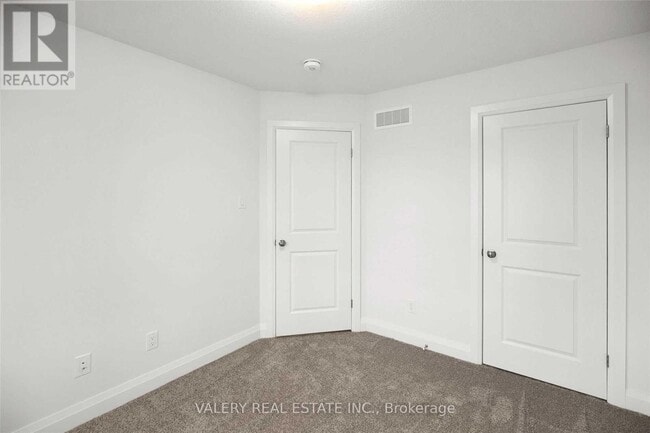 Photo - 9 Peachleaf Ln