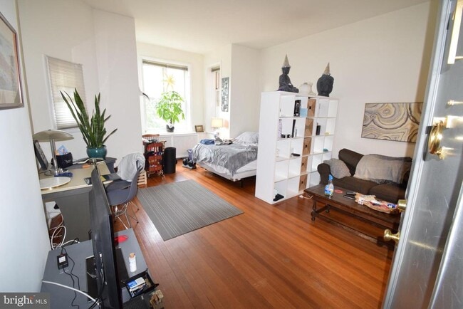 Photo - 2112 O St NW Unit 1