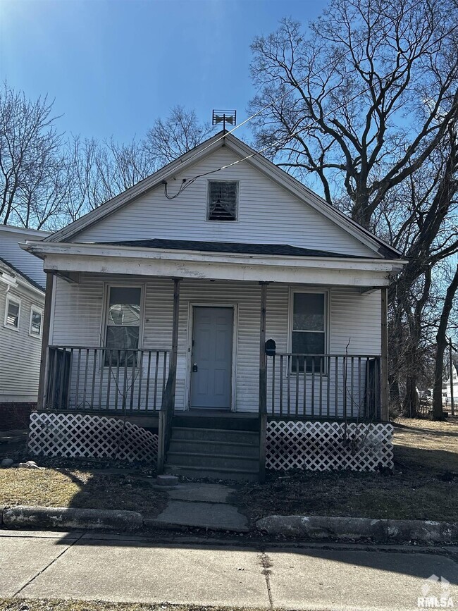 Building Photo - 1022 West Adrian G. Hinton Avenue Rental